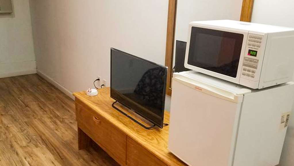 The Budget Inn Palatino Bridge Room photo